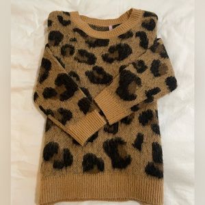 Leopard Print Fuzzy Sweater M